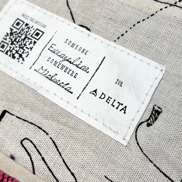 Delta Air Lines One Amenity Kit Someone Somewhere - Picture 8 of 9